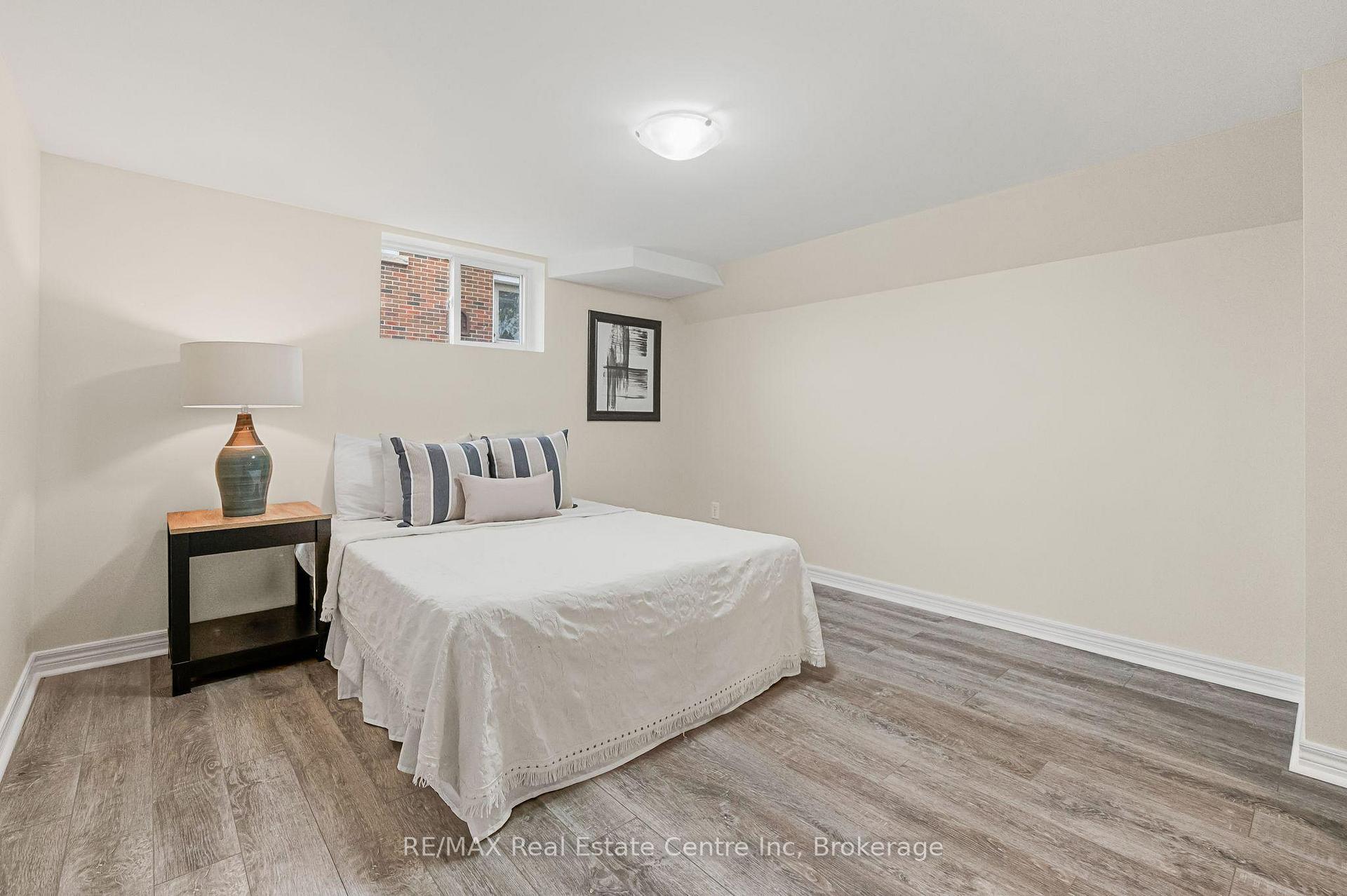 Photo 24 of 21 Normandy Drive, Guelph, St. George's — HOMEH