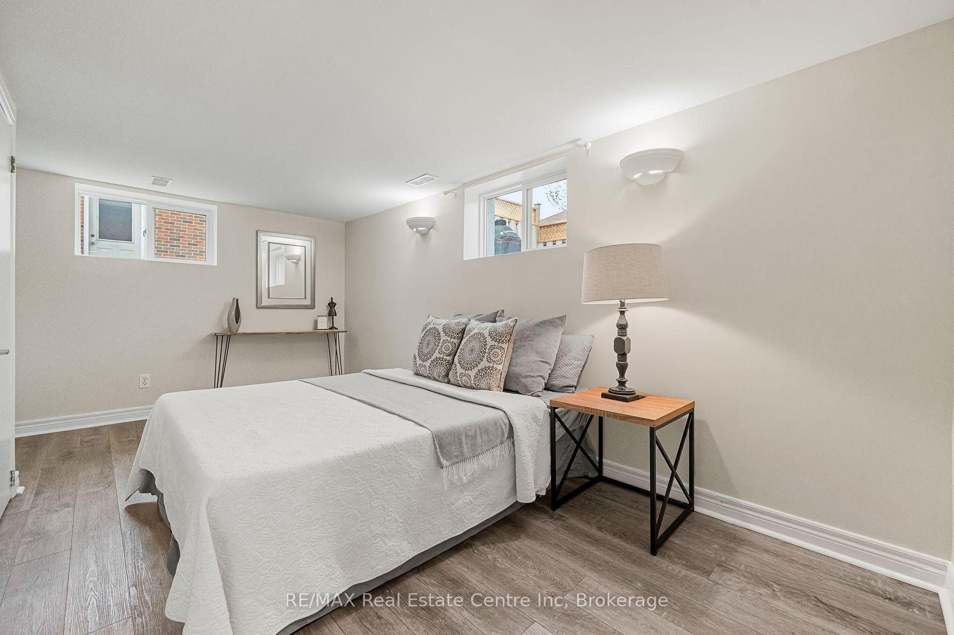 Photo 25 of 21 Normandy Drive, Guelph, St. George's — HOMEH