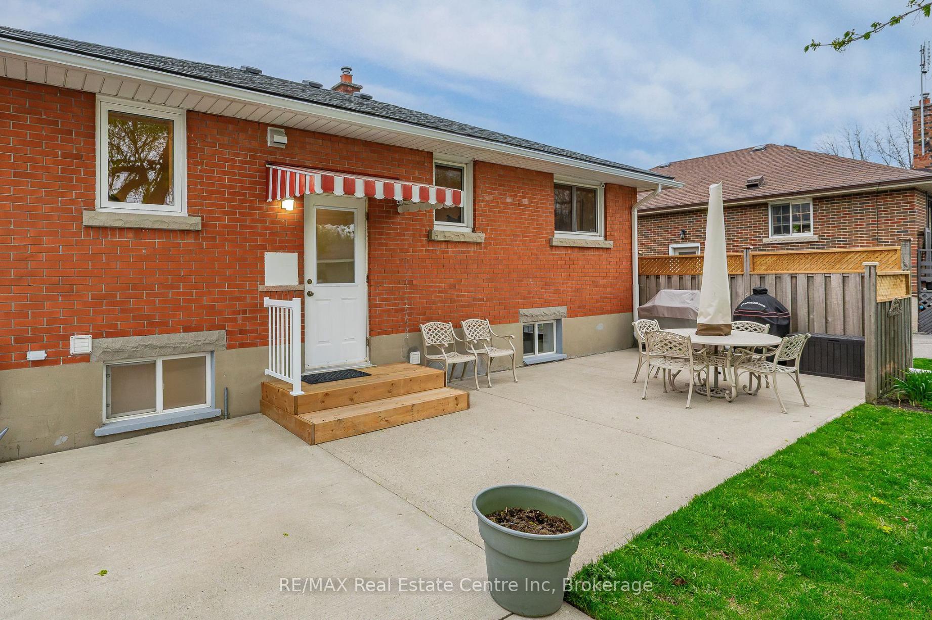 Photo 29 of 21 Normandy Drive, Guelph, St. George's — HOMEH