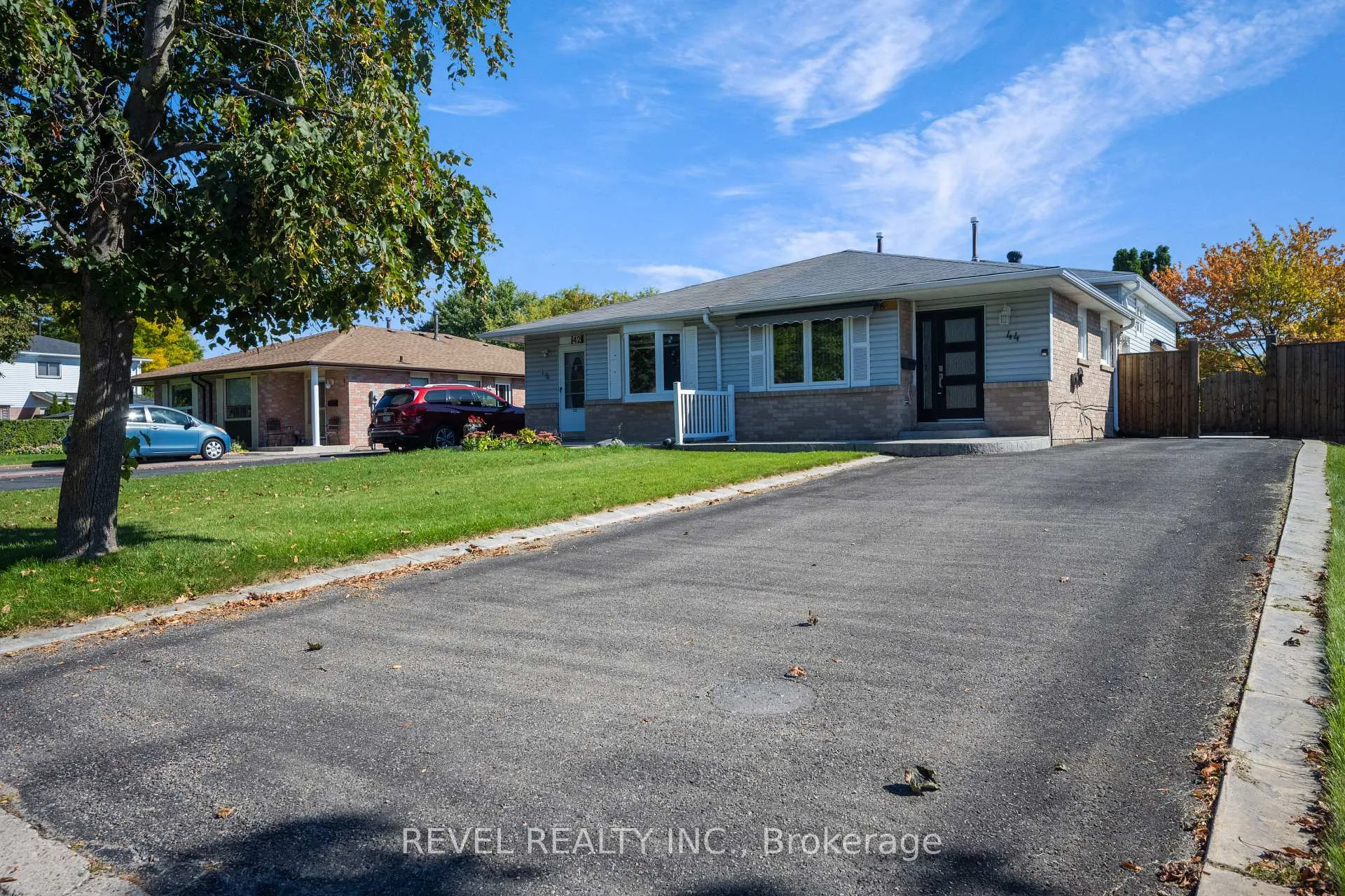 Photo 1 of 44 Marblehead Crescent, Brampton, Central Park — HOMEH