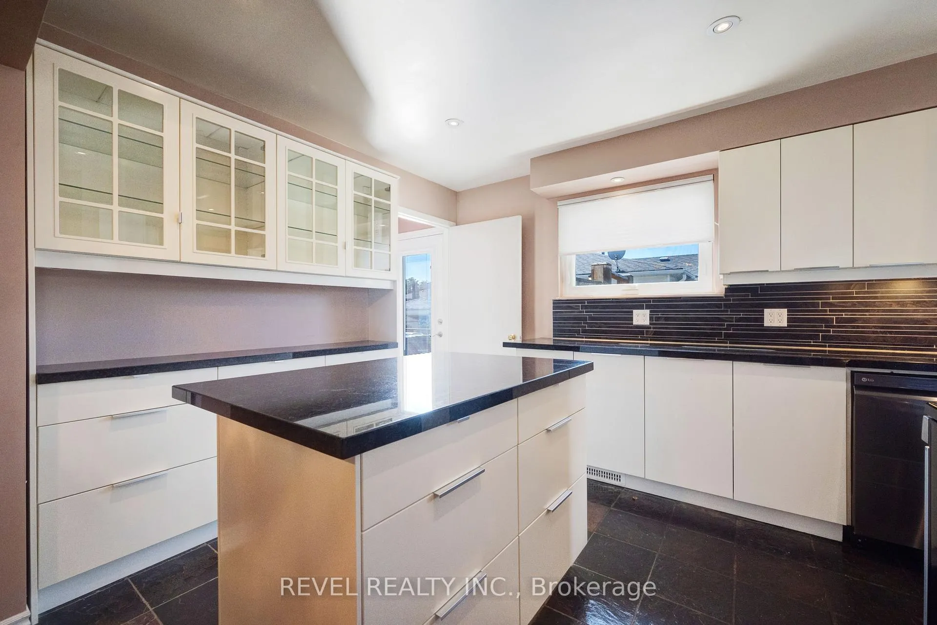 Photo 15 of 44 Marblehead Crescent, Brampton, Central Park — HOMEH