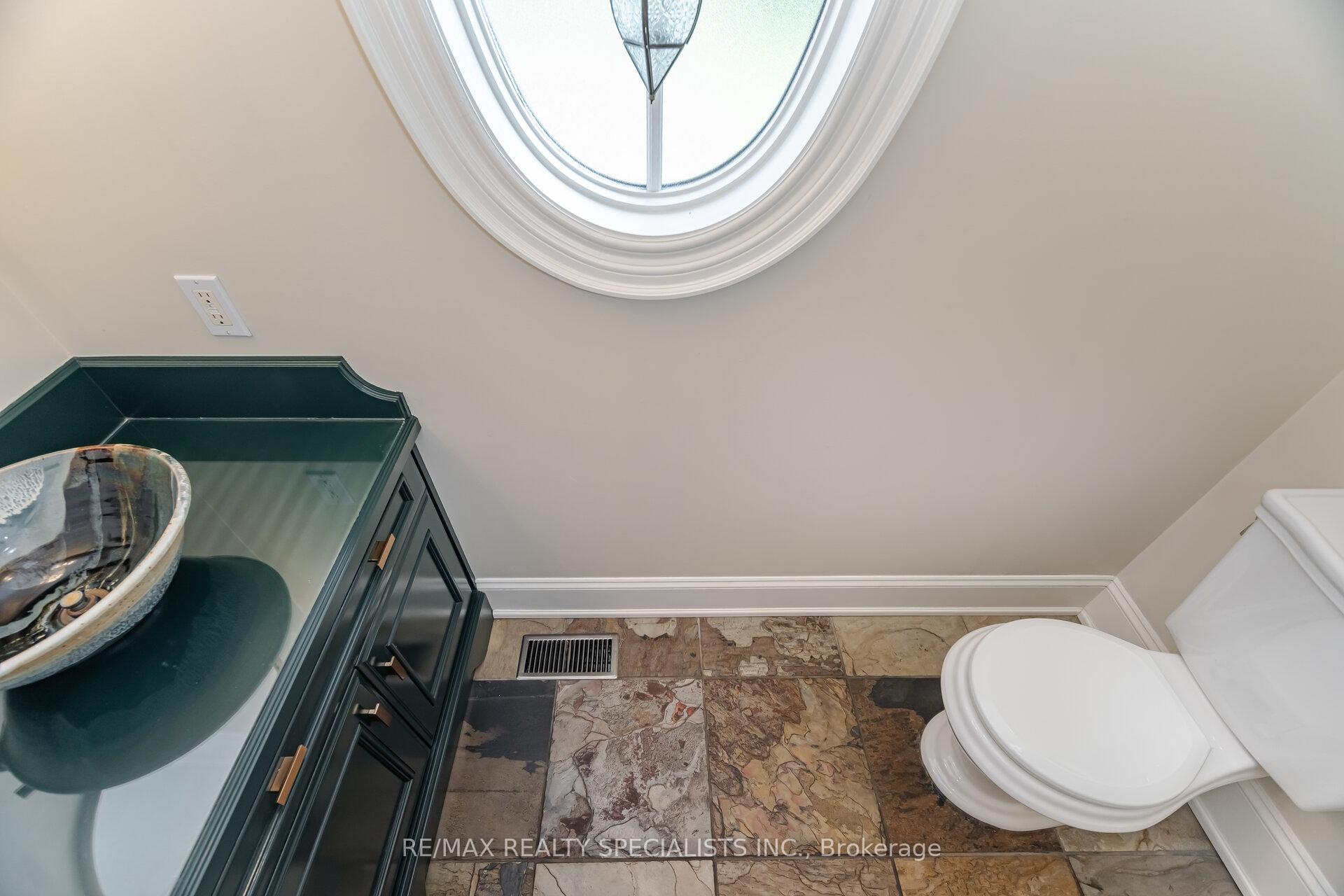 Photo 14 of 6 Oak Knoll Drive, Caledon, Palgrave — HOMEH