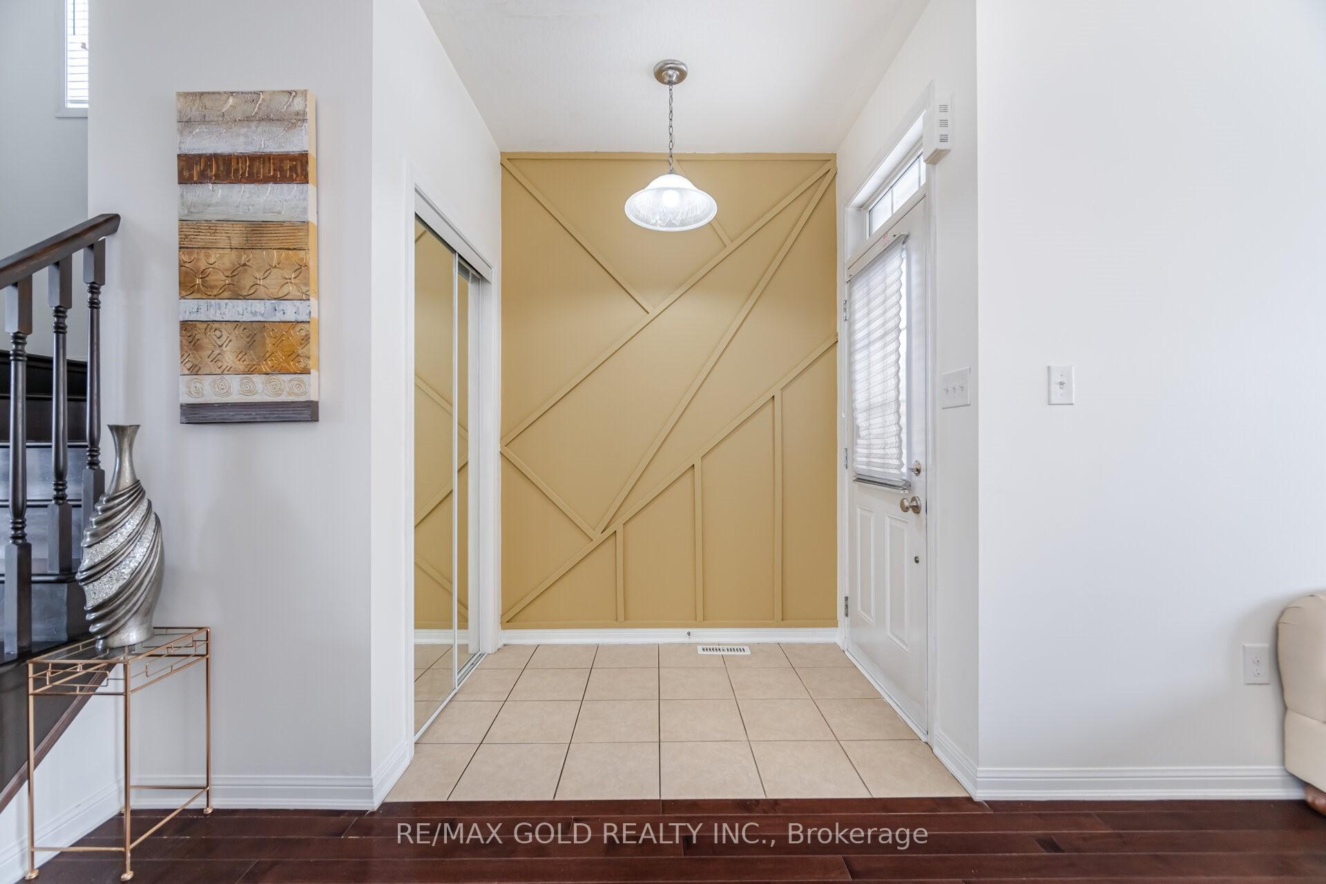 Photo 3 of 190 Garth Massey Drive, Cambridge — HOMEH