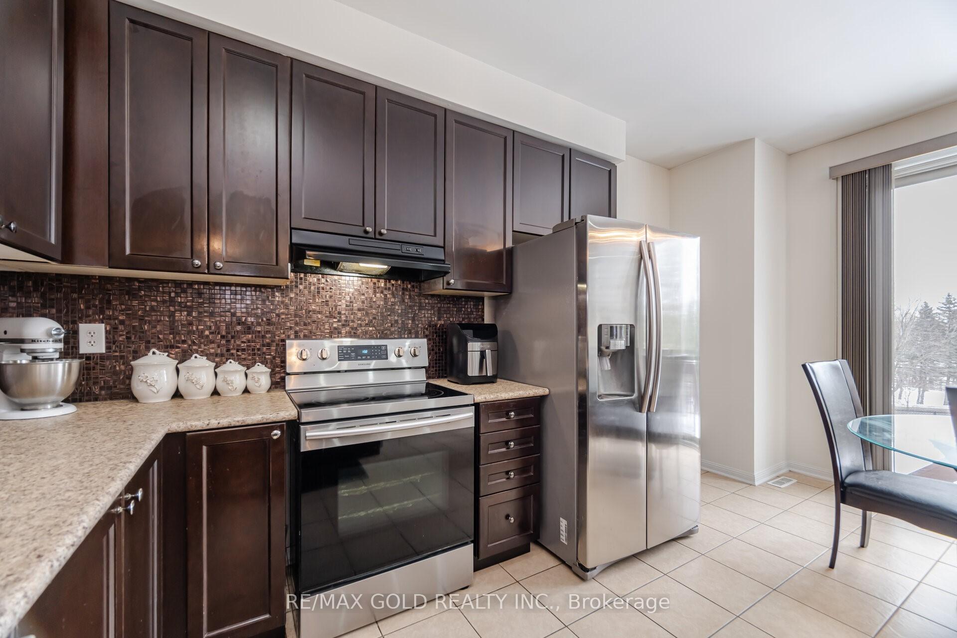 Photo 11 of 190 Garth Massey Drive, Cambridge — HOMEH