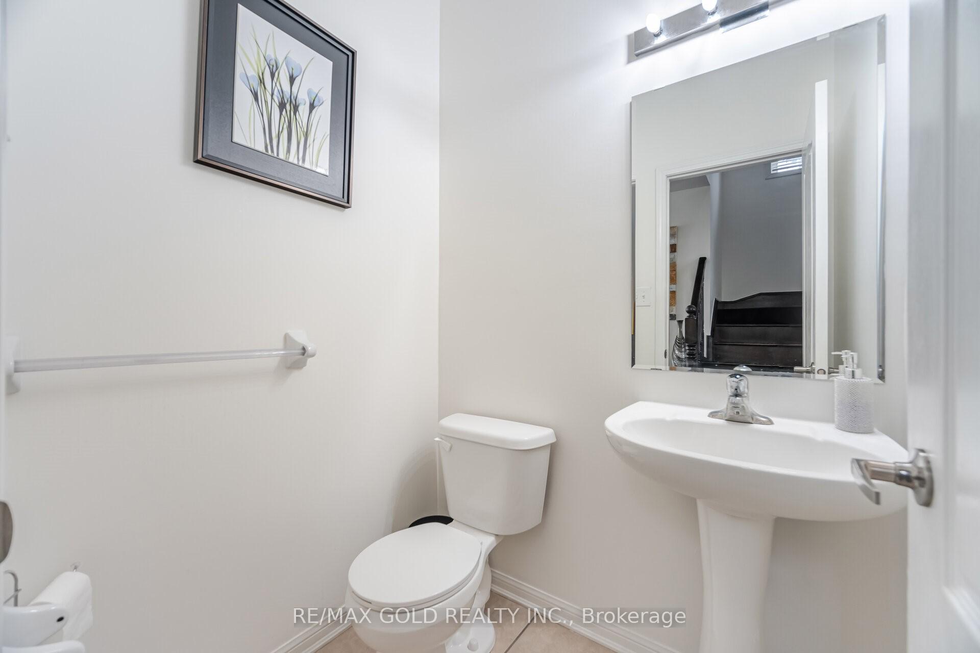 Photo 12 of 190 Garth Massey Drive, Cambridge — HOMEH