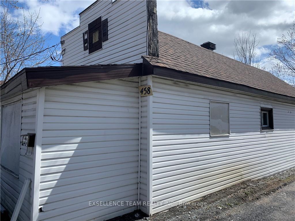 Photo 4 of 458 Third Street, Cornwall — HOMEH