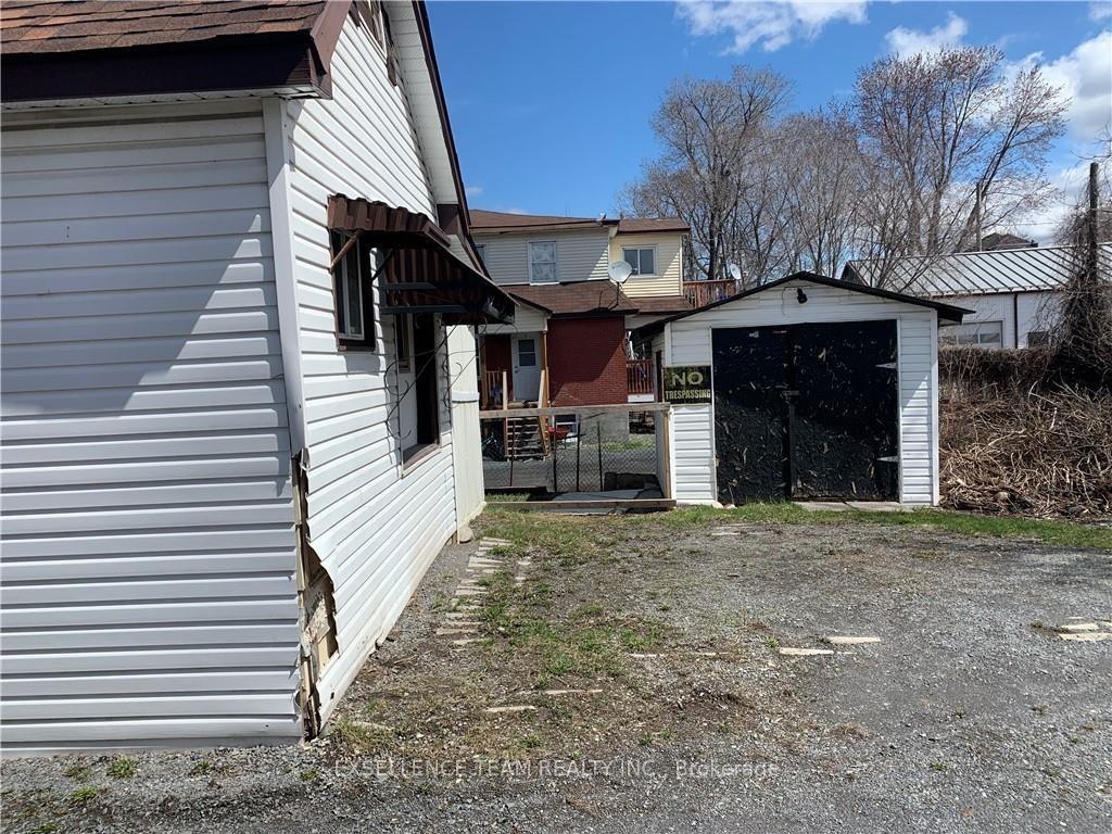 Photo 5 of 458 Third Street, Cornwall — HOMEH