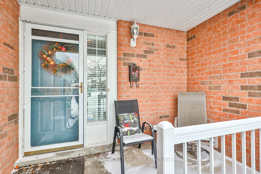 Photo 4 of 12 King William Court, Cambridge, Hespeler Village — HOMEH