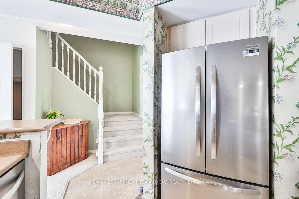 Photo 10 of 12 King William Court, Cambridge, Hespeler Village — HOMEH