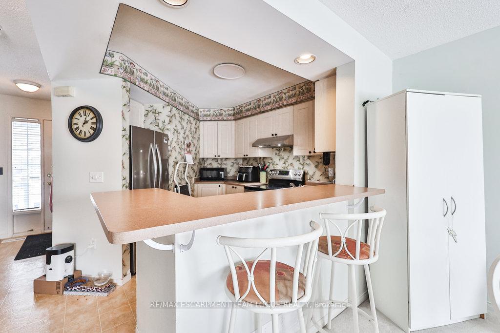 Photo 11 of 12 King William Court, Cambridge, Hespeler Village — HOMEH