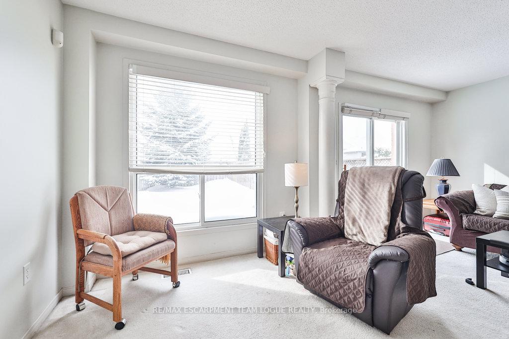Photo 14 of 12 King William Court, Cambridge, Hespeler Village — HOMEH