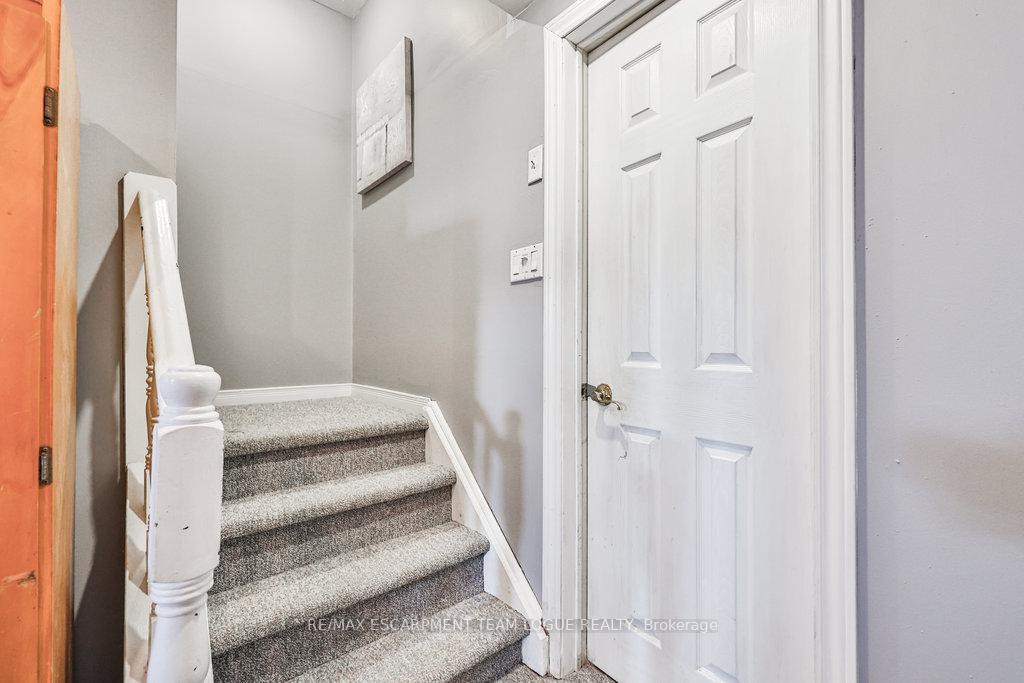 Photo 31 of 12 King William Court, Cambridge, Hespeler Village — HOMEH