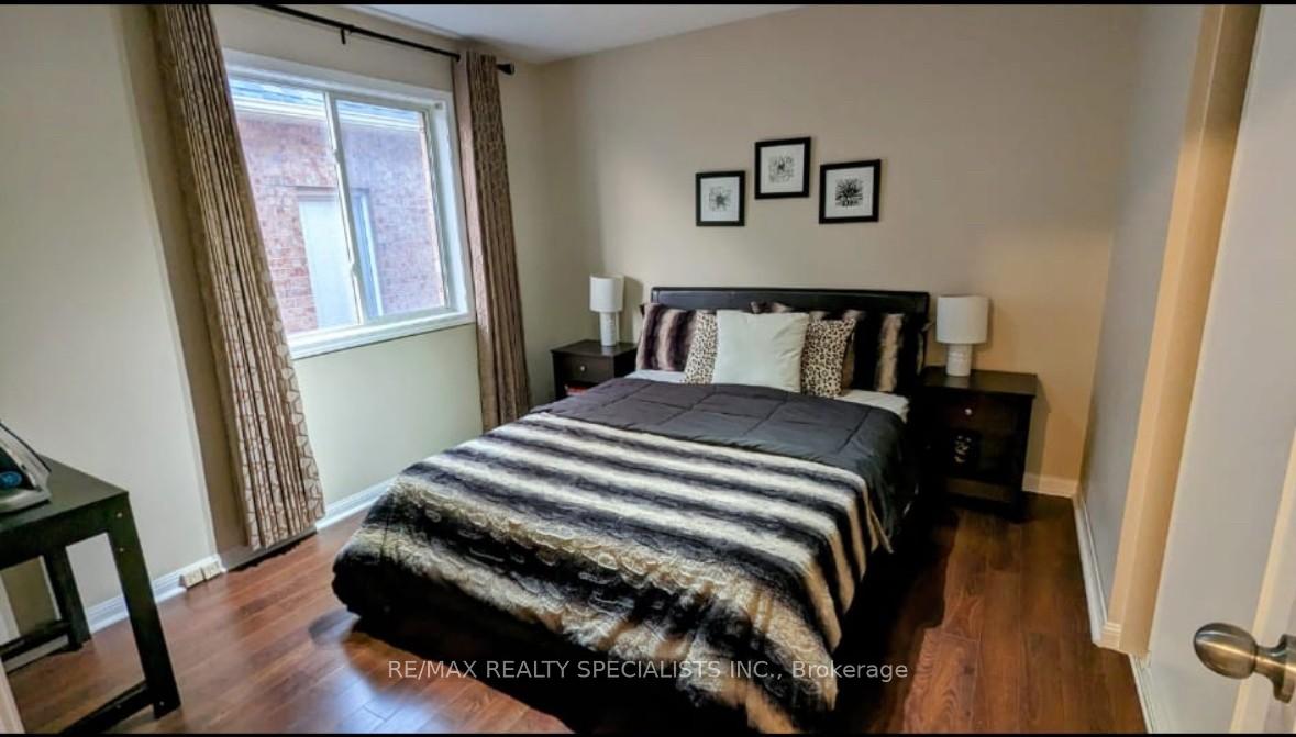 Photo 10 of 15 Bayridge Drive, Brampton, Vales of Castlemore — HOMEH
