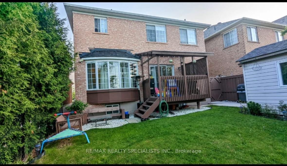 Photo 16 of 15 Bayridge Drive, Brampton, Vales of Castlemore — HOMEH
