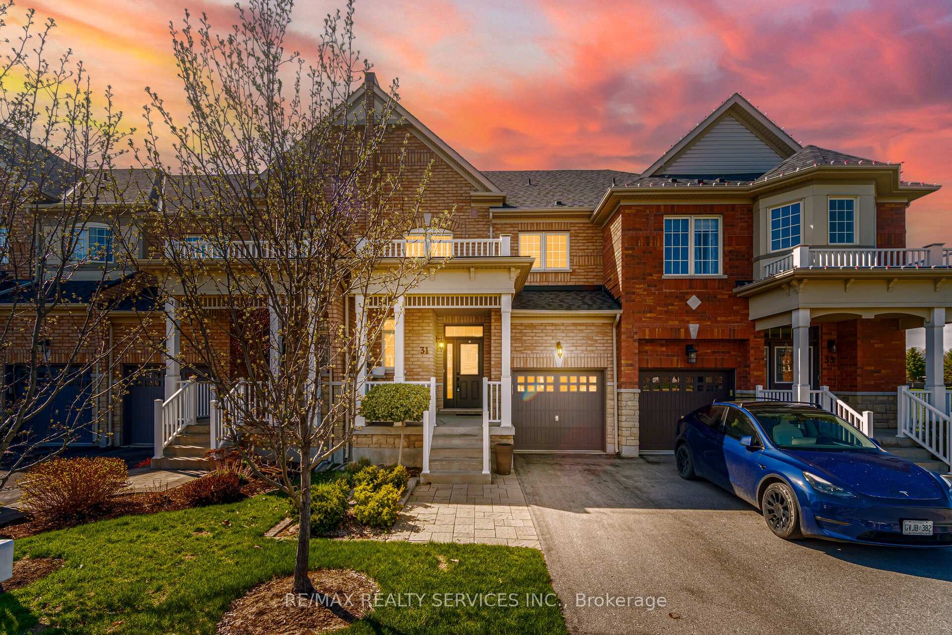 Front of 31 Fallis Crescent