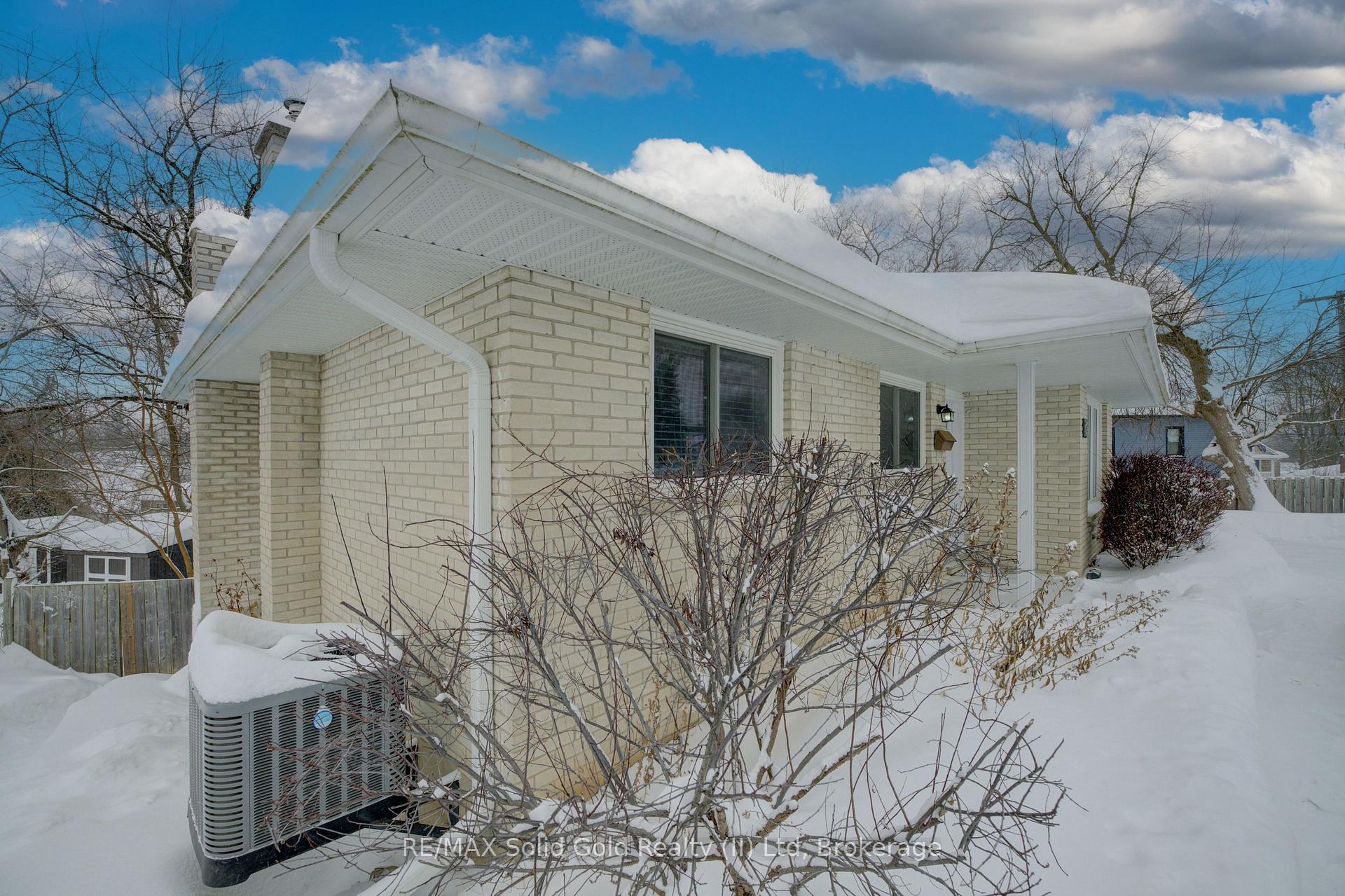 Photo 3 of 125 Rife Avenue, Cambridge — HOMEH