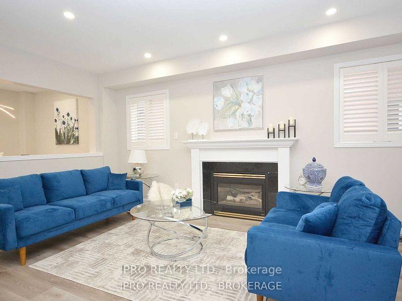 Photo 8 of 2024 Blue Jay Boulevard, Oakville, West Oak Trails — HOMEH