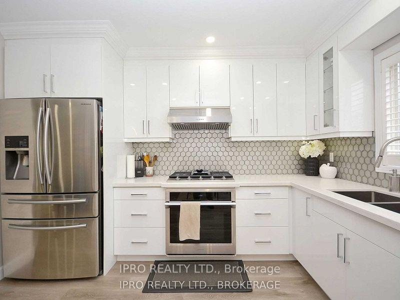 Photo 13 of 2024 Blue Jay Boulevard, Oakville, West Oak Trails — HOMEH
