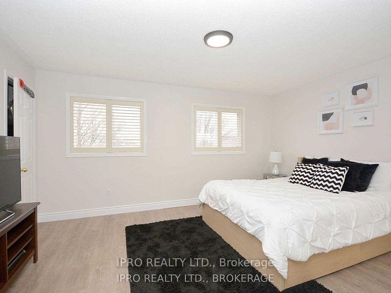 Photo 20 of 2024 Blue Jay Boulevard, Oakville, West Oak Trails — HOMEH