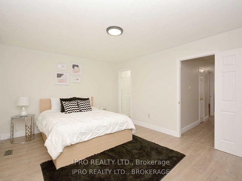 Photo 21 of 2024 Blue Jay Boulevard, Oakville, West Oak Trails — HOMEH