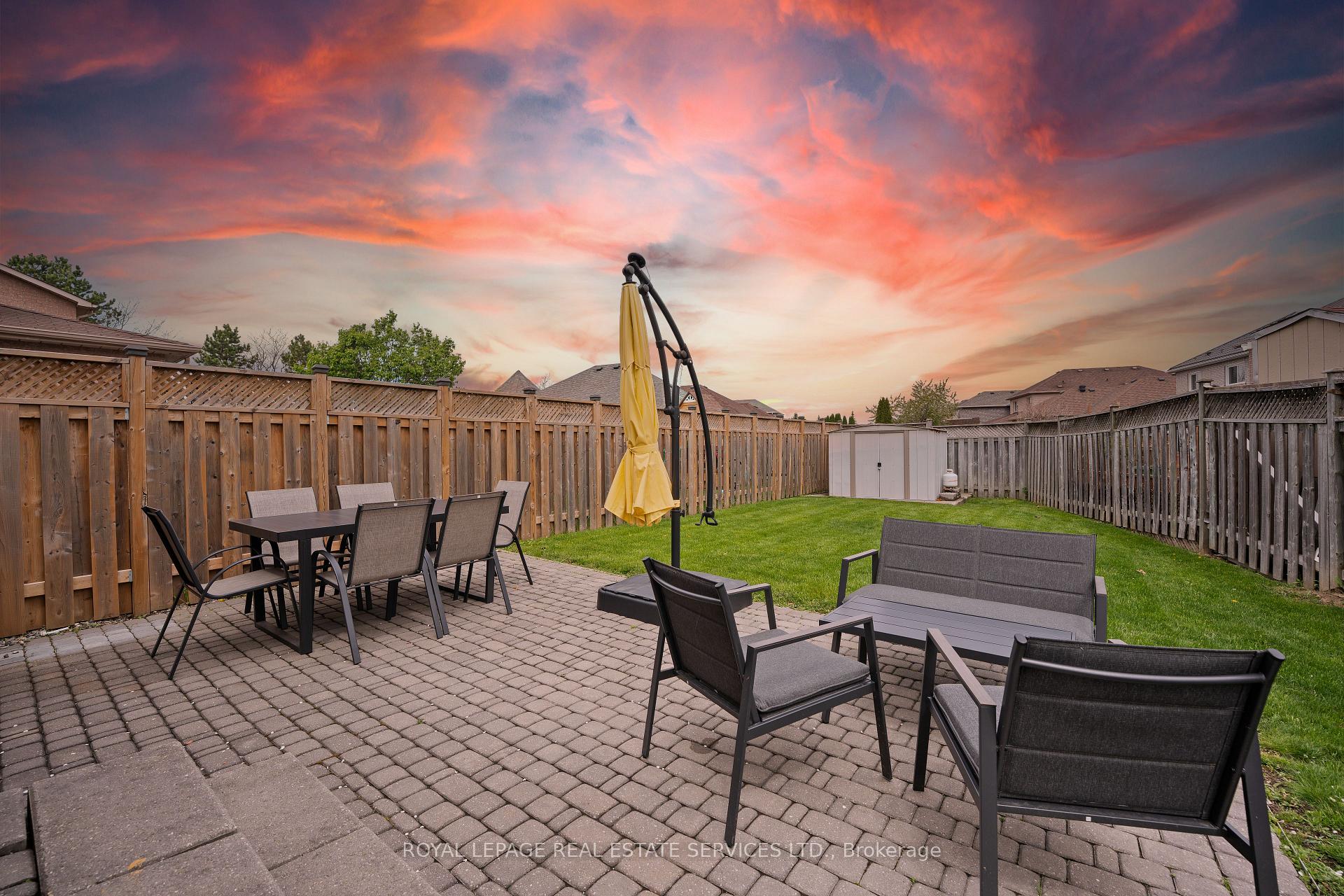 Photo 3 of 51 Waterbury Street, Caledon, Bolton East — HOMEH