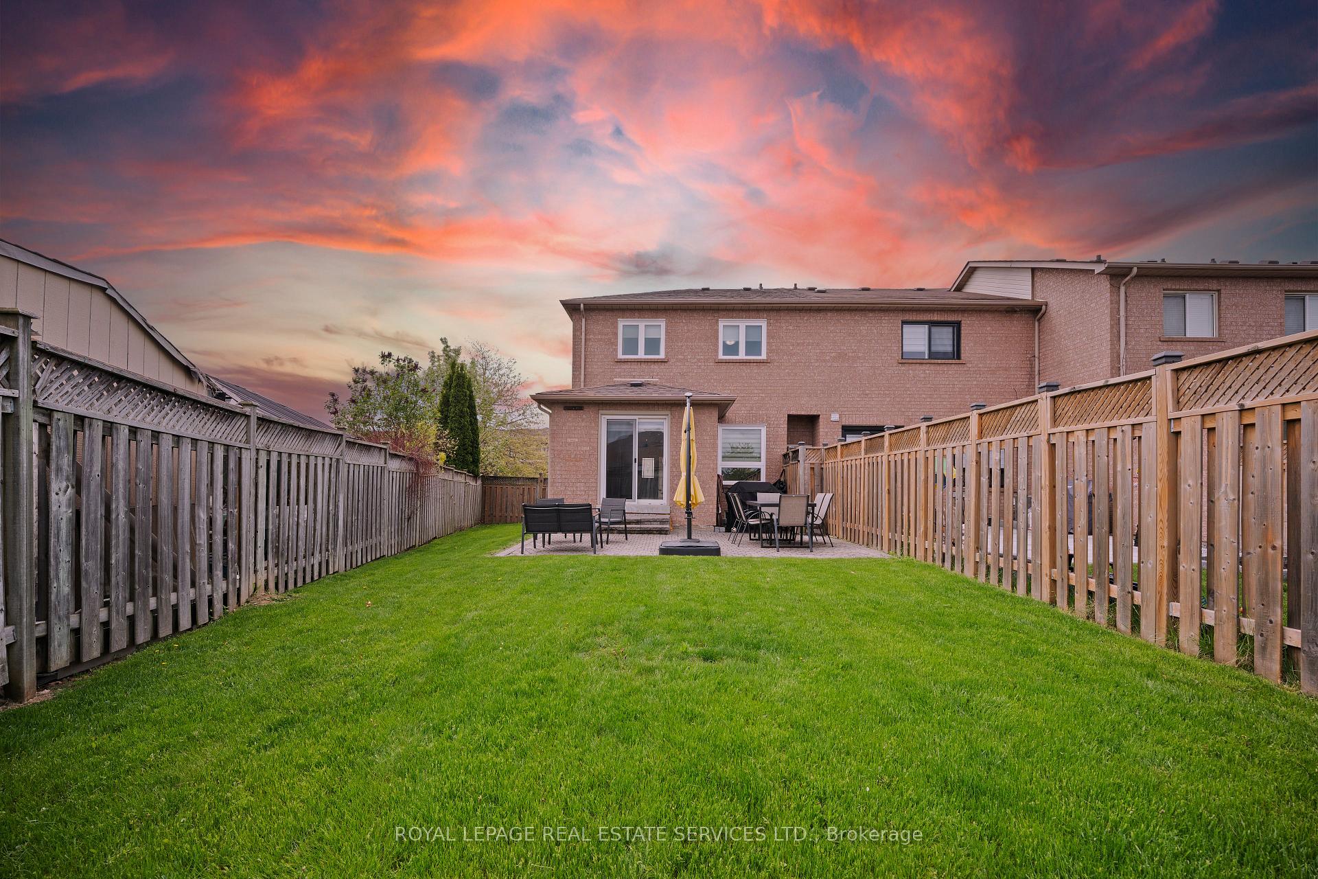 Photo 4 of 51 Waterbury Street, Caledon, Bolton East — HOMEH