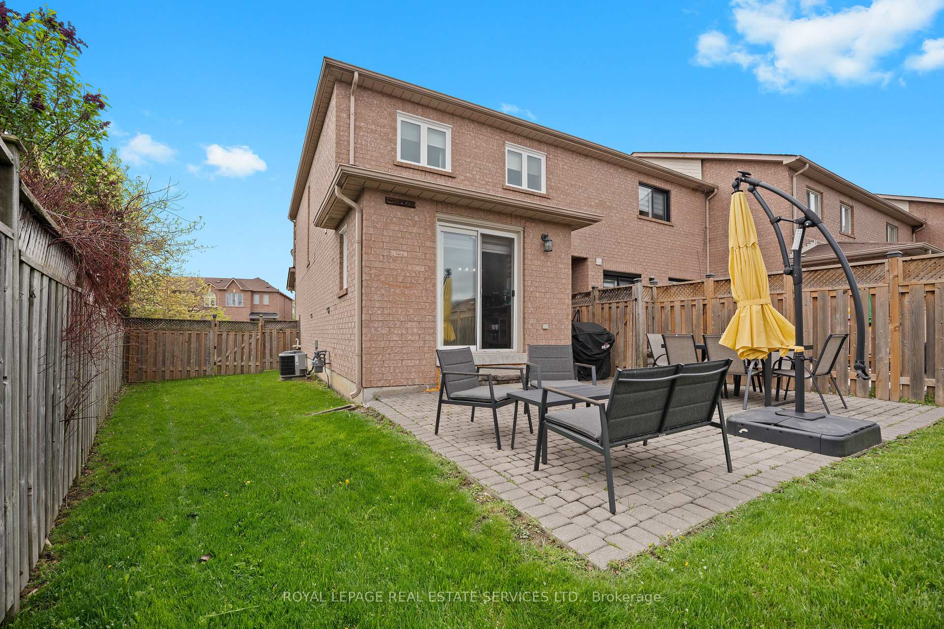 Photo 6 of 51 Waterbury Street, Caledon, Bolton East — HOMEH