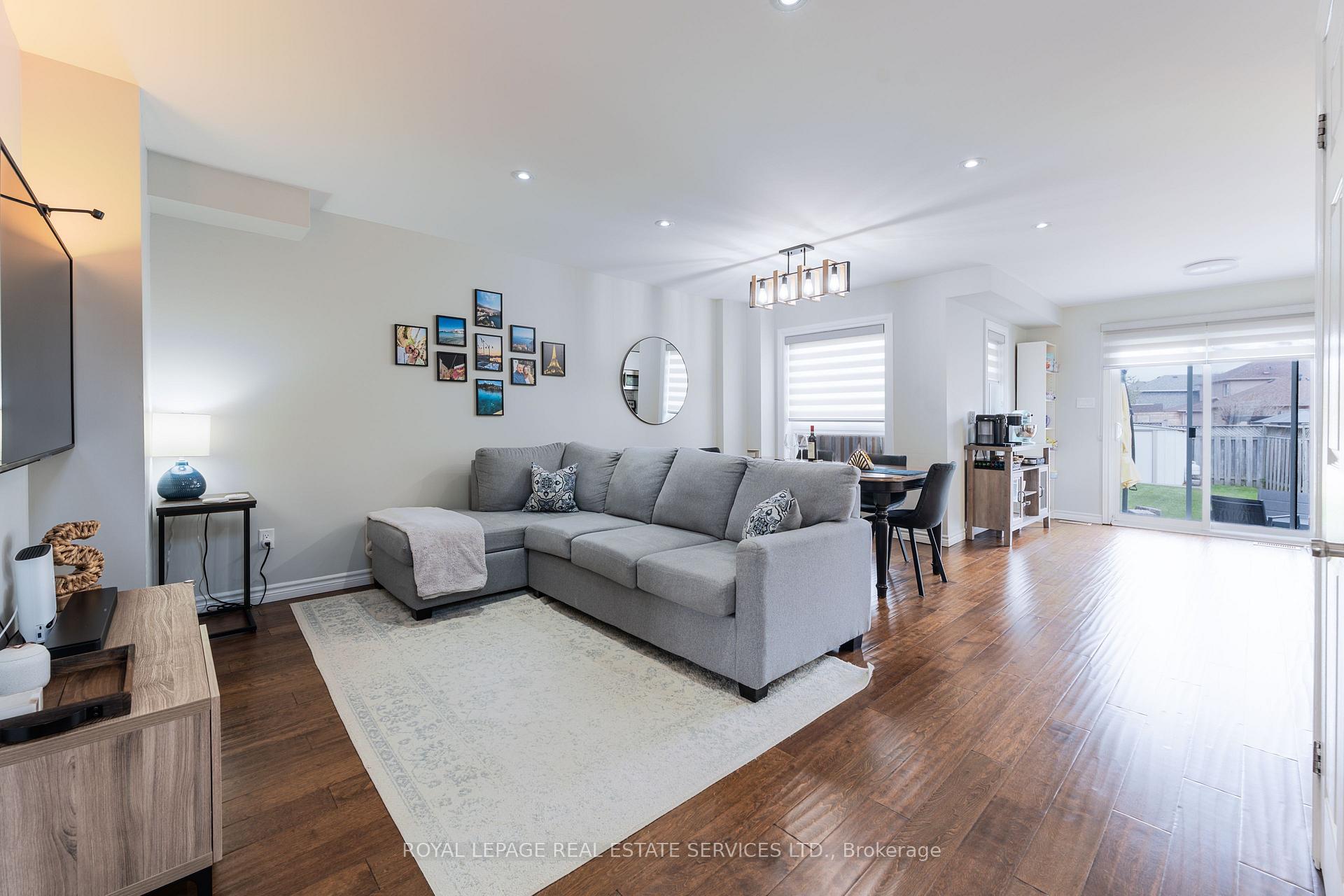 Photo 7 of 51 Waterbury Street, Caledon, Bolton East — HOMEH