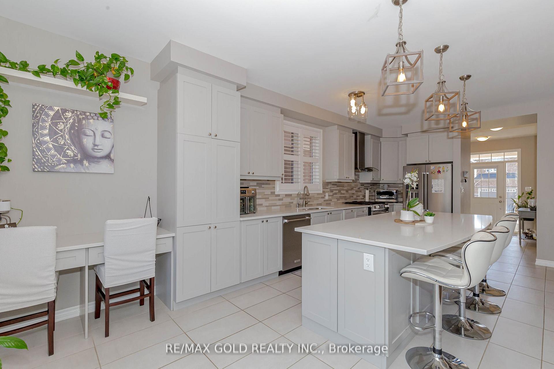 Photo 7 of 64 Wannamaker Crescent, Cambridge, Hagey — HOMEH