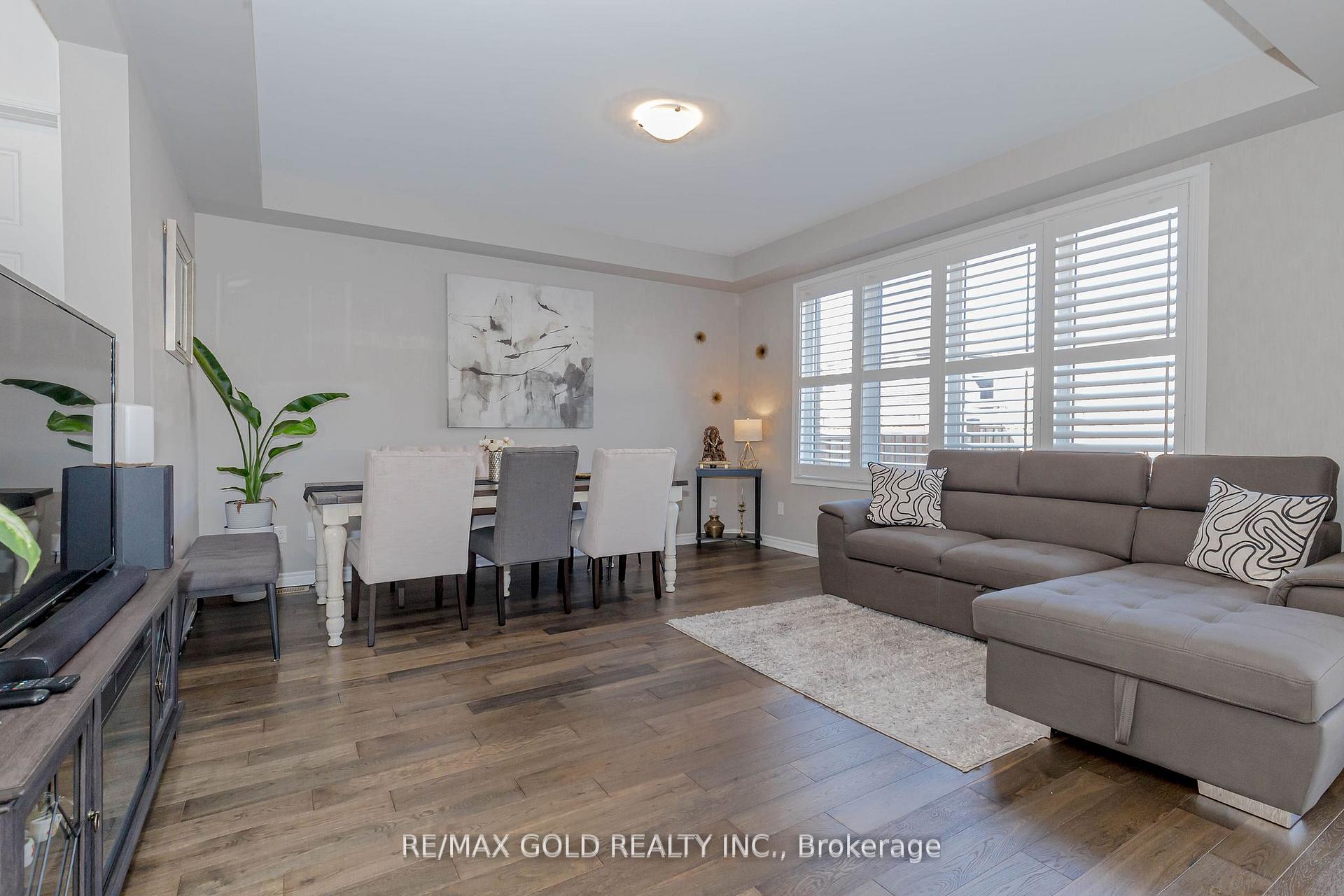 Photo 13 of 64 Wannamaker Crescent, Cambridge, Hagey — HOMEH