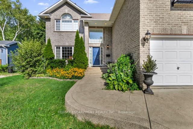 Photo 4 of 51 Orchard Drive, Hamilton, Ancaster — HOMEH