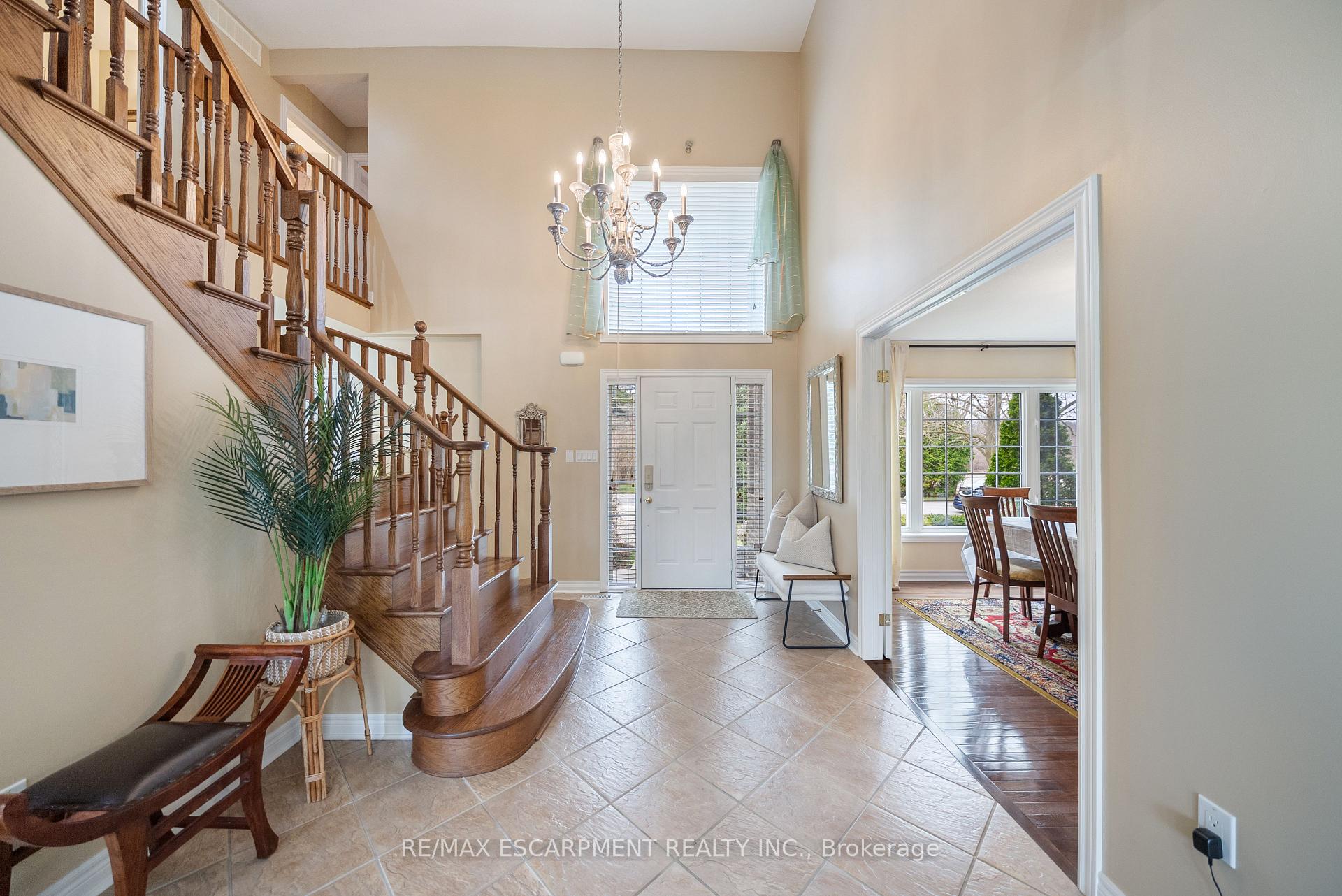 Photo 8 of 51 Orchard Drive, Hamilton, Ancaster — HOMEH
