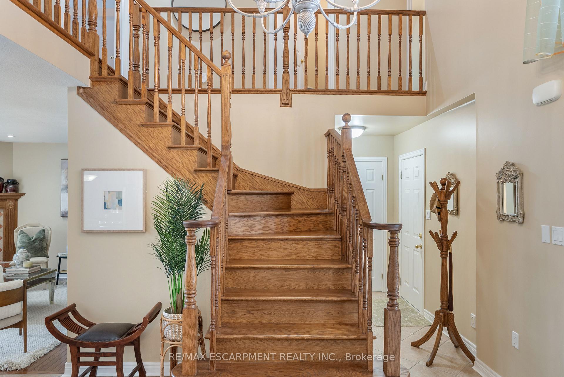 Photo 9 of 51 Orchard Drive, Hamilton, Ancaster — HOMEH