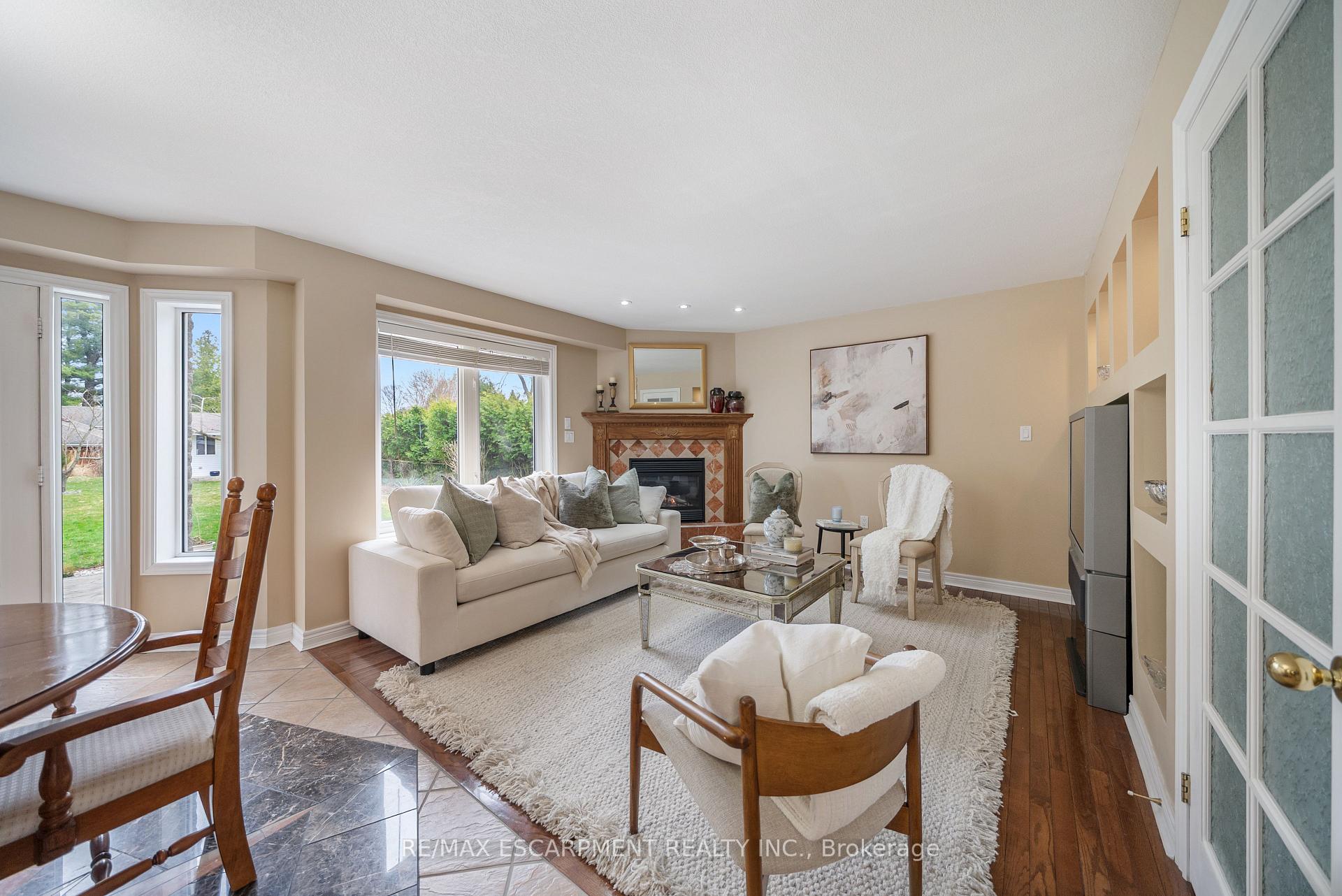 Photo 16 of 51 Orchard Drive, Hamilton, Ancaster — HOMEH