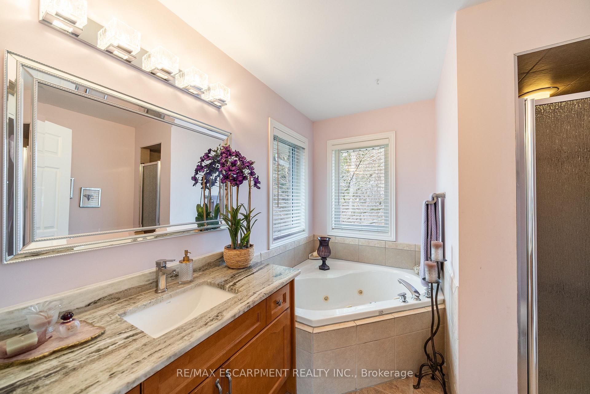 Photo 29 of 51 Orchard Drive, Hamilton, Ancaster — HOMEH