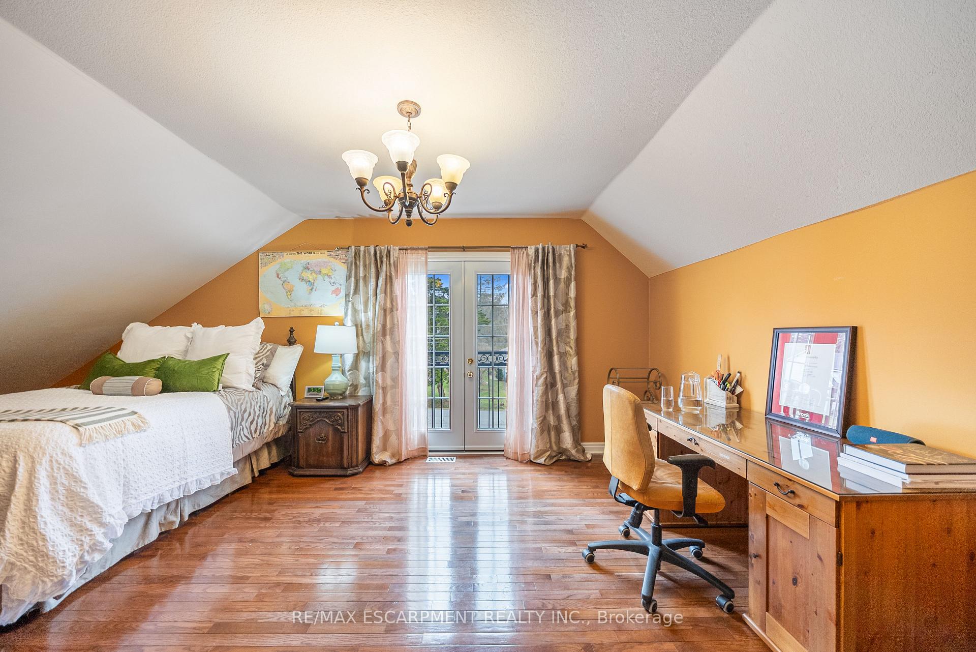Photo 30 of 51 Orchard Drive, Hamilton, Ancaster — HOMEH