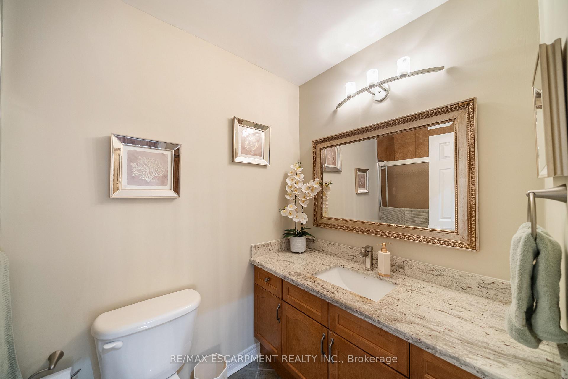 Photo 32 of 51 Orchard Drive, Hamilton, Ancaster — HOMEH