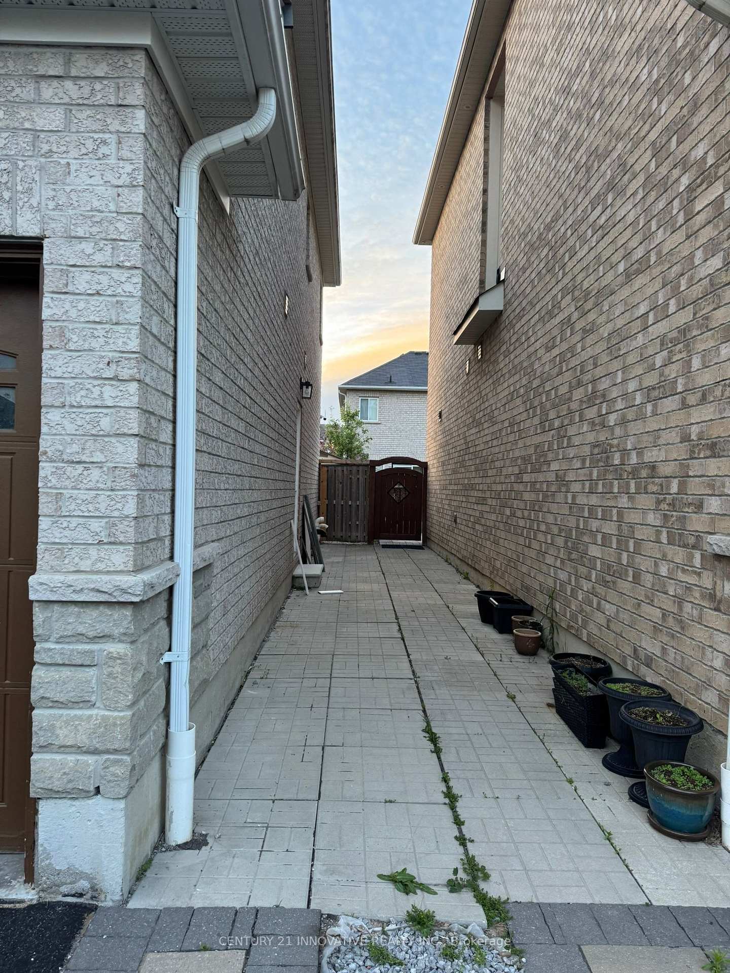 Photo 14 of 12 Brider Crescent, Ajax, Northeast Ajax — HOMEH