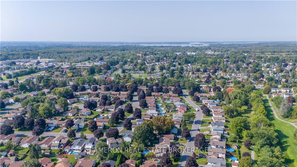 Photo 13 of 411 Meadowvale Crescent, Cornwall — HOMEH