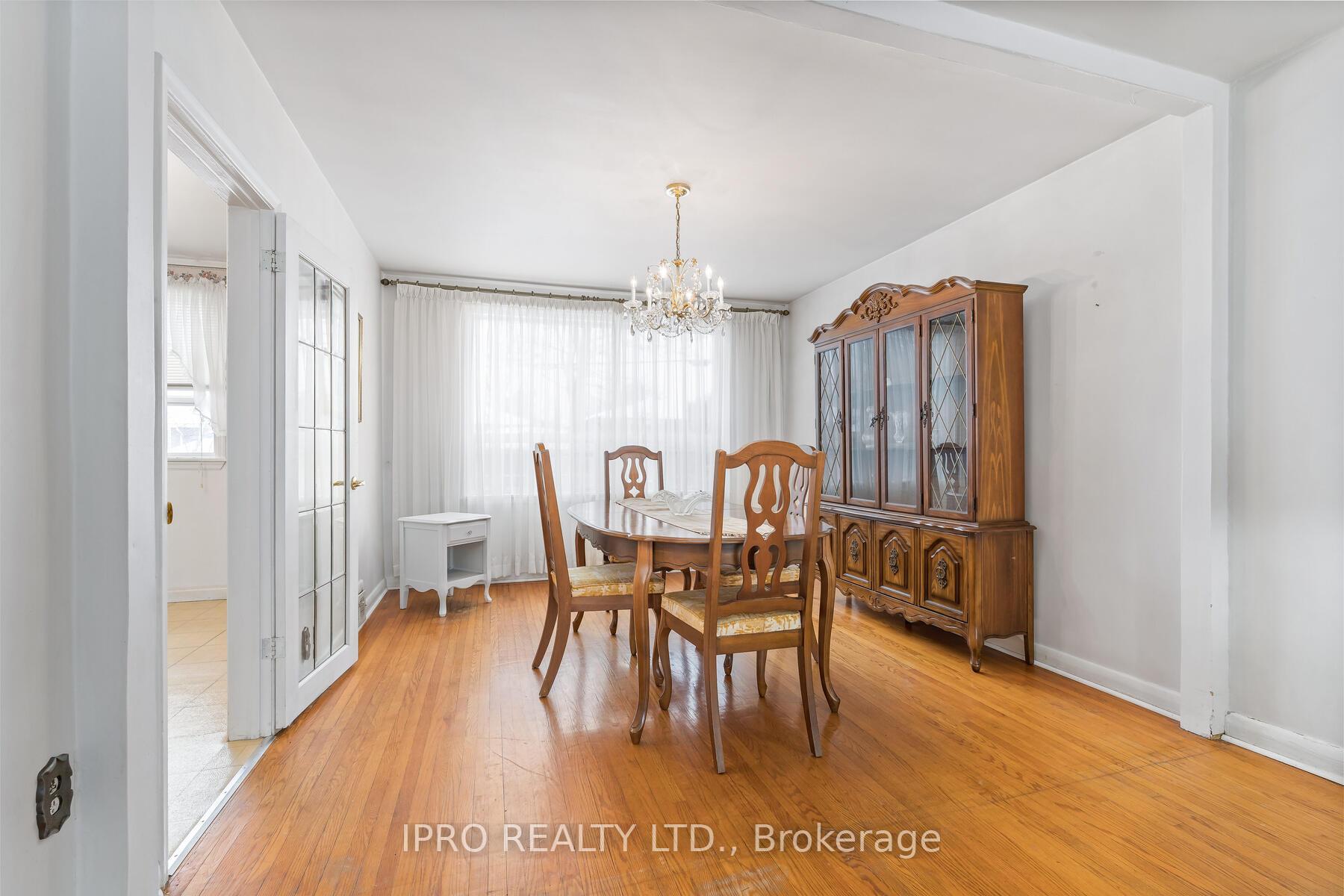 Photo 7 of 11 Byron Street, Halton Hills, Georgetown — HOMEH