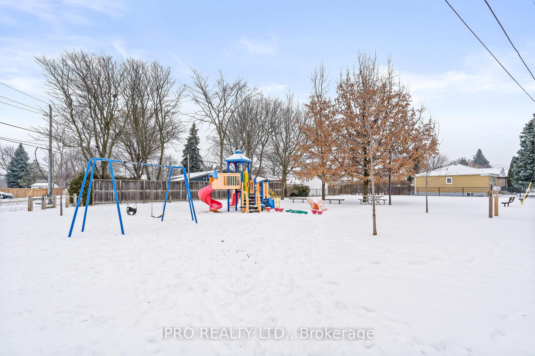 Photo 22 of 11 Byron Street, Halton Hills, Georgetown — HOMEH