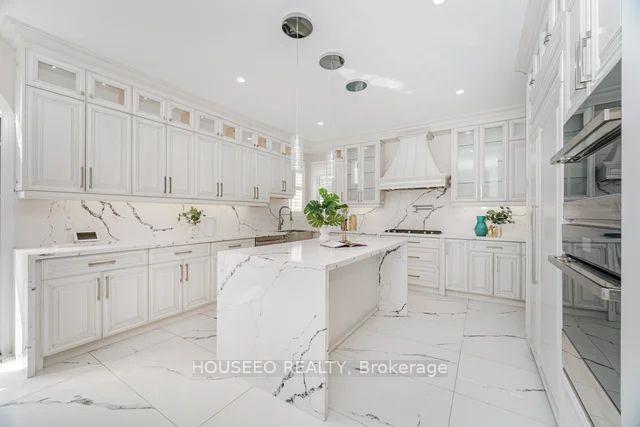 Photo 10 of 2 Richgrove Drive, Brampton, Vales of Castlemore — HOMEH