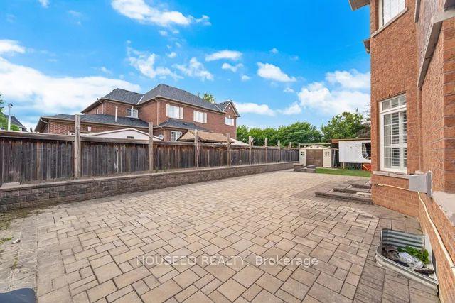 Photo 32 of 2 Richgrove Drive, Brampton, Vales of Castlemore — HOMEH