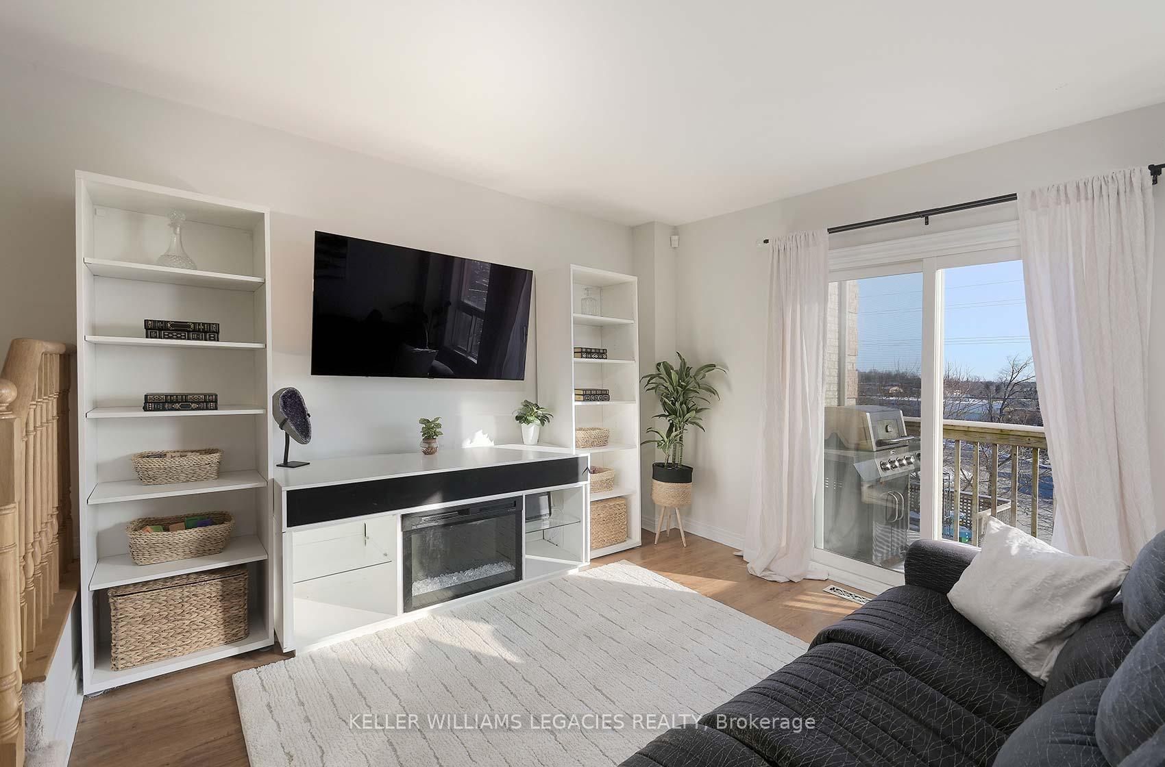 Photo 1 of 45 Lancaster Court, Georgina, Keswick South — HOMEH
