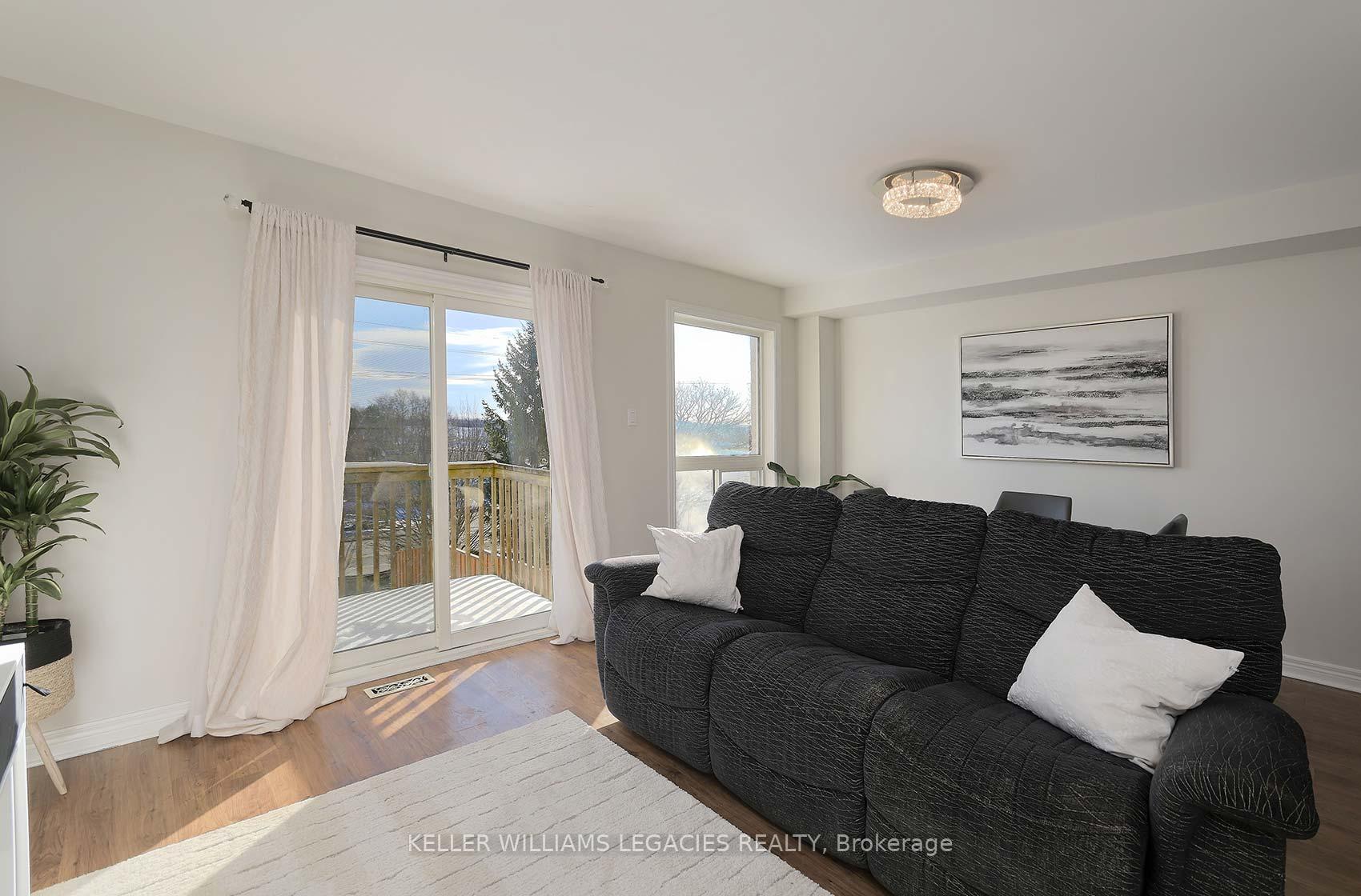 Photo 6 of 45 Lancaster Court, Georgina, Keswick South — HOMEH