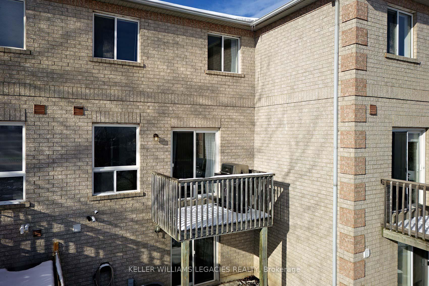 Photo 7 of 45 Lancaster Court, Georgina, Keswick South — HOMEH