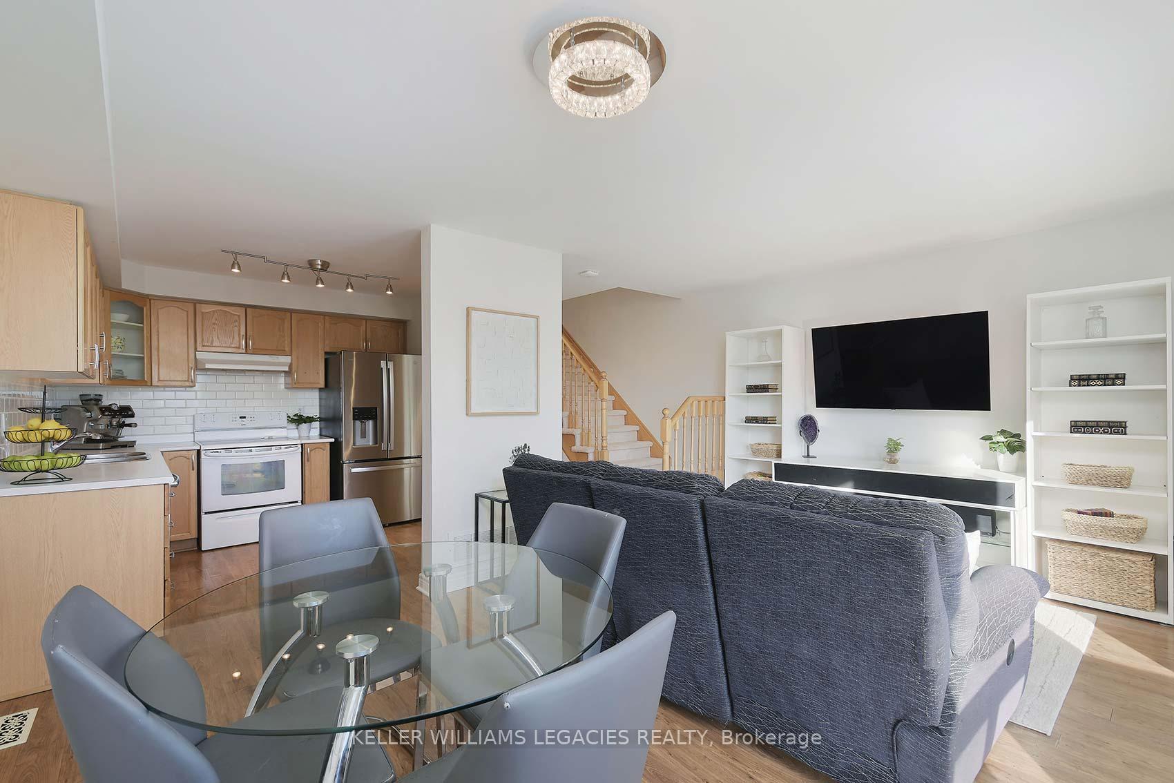 Photo 11 of 45 Lancaster Court, Georgina, Keswick South — HOMEH