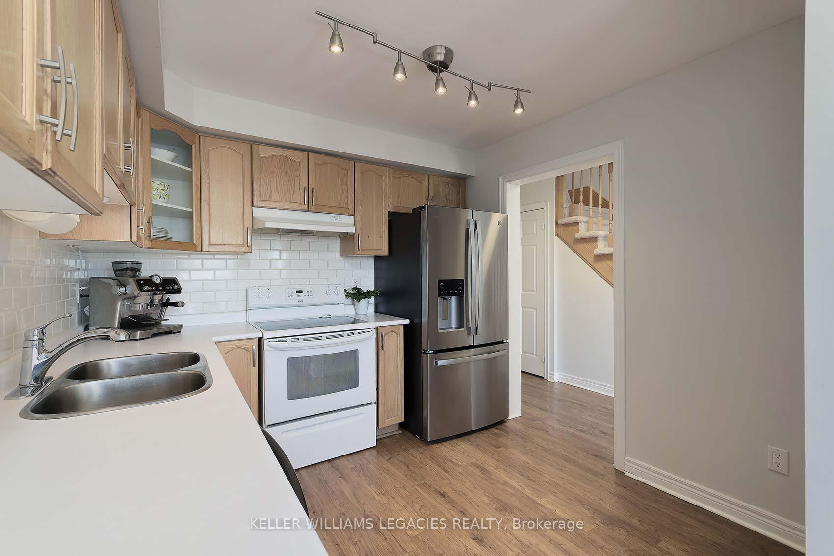 Photo 14 of 45 Lancaster Court, Georgina, Keswick South — HOMEH