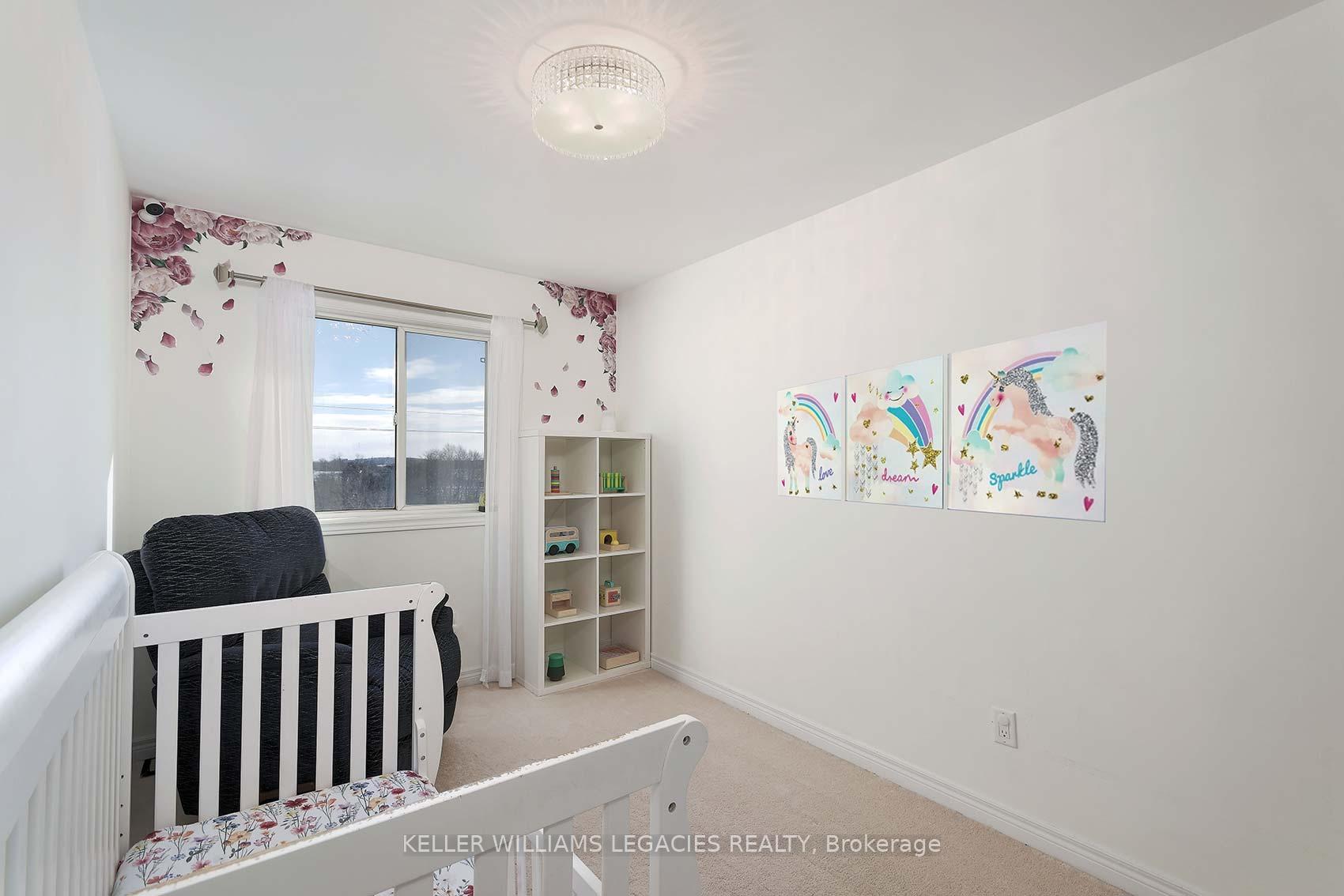 Photo 24 of 45 Lancaster Court, Georgina, Keswick South — HOMEH