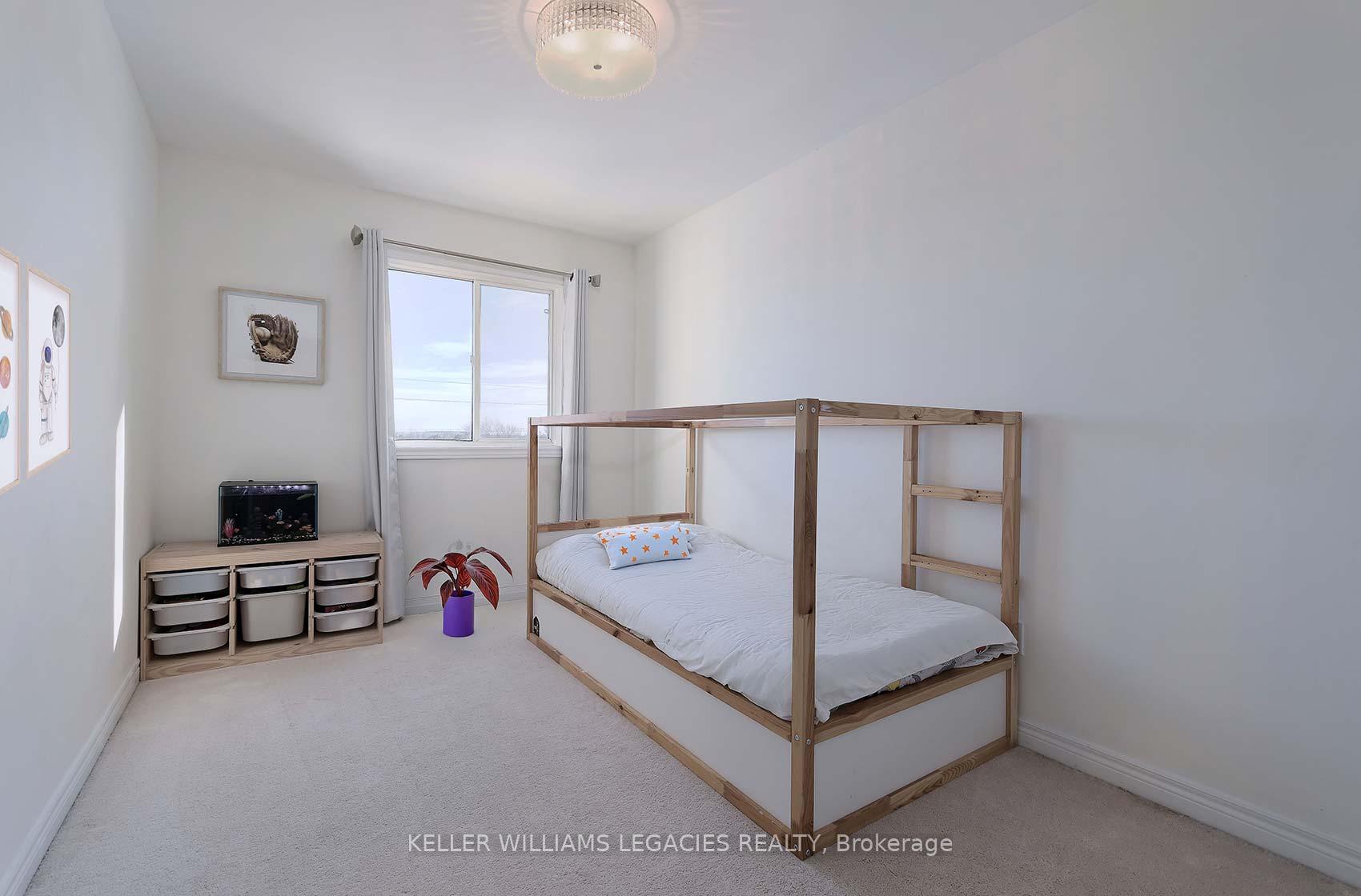 Photo 25 of 45 Lancaster Court, Georgina, Keswick South — HOMEH